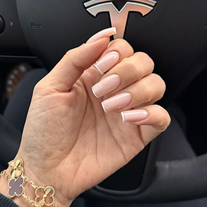 Klou nail studio in Newport Beach, CA (4)