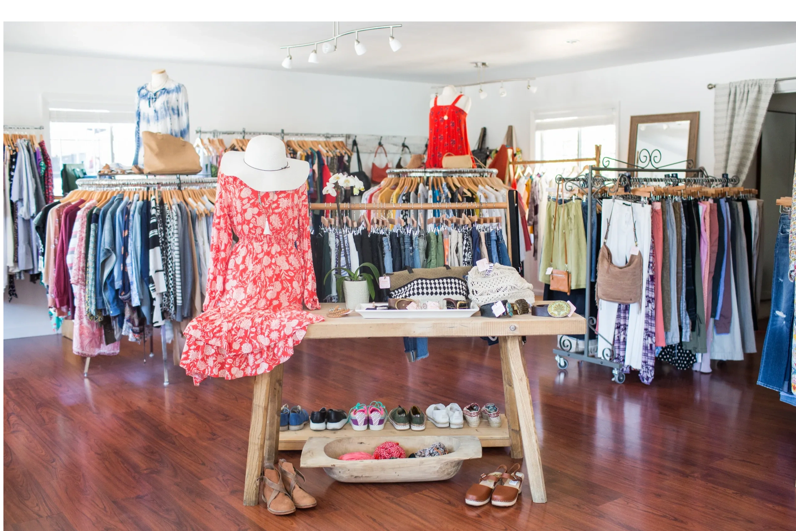 Encore Resale Boutique in Scotts Valley, CA