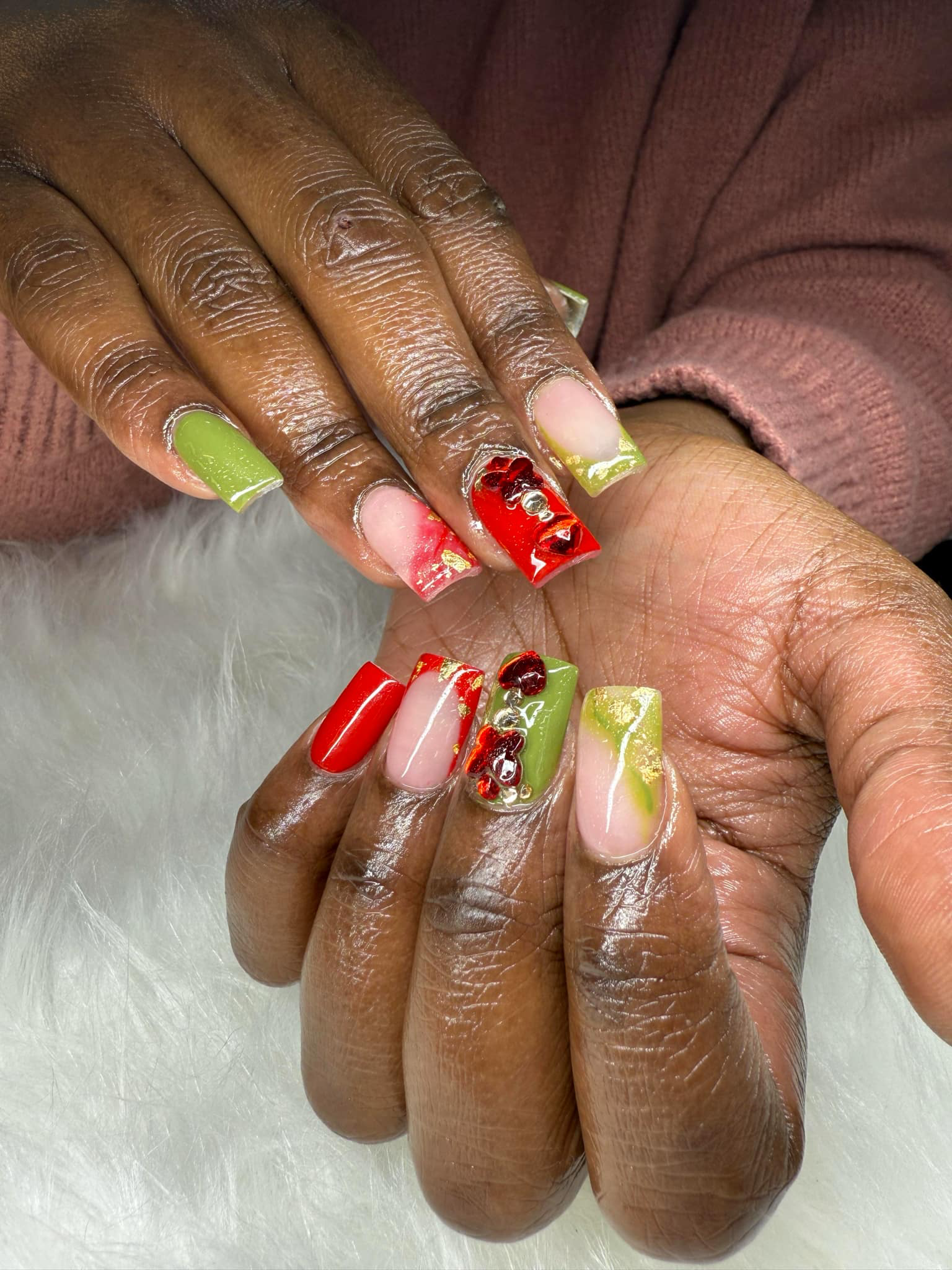 L a Nails in Euclid, OH