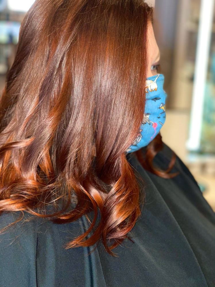 Salon Nine22 in Whiting, IN