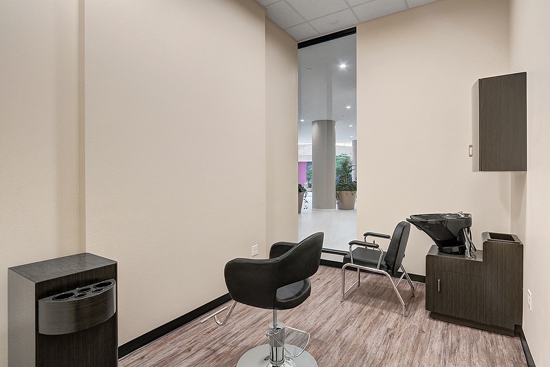 Phenix Salon Suites - Live Oak in Live Oak, TX (4)