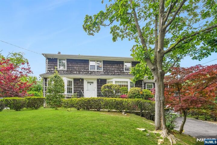Barri Plawker in Englewood Cliffs, NJ (2)