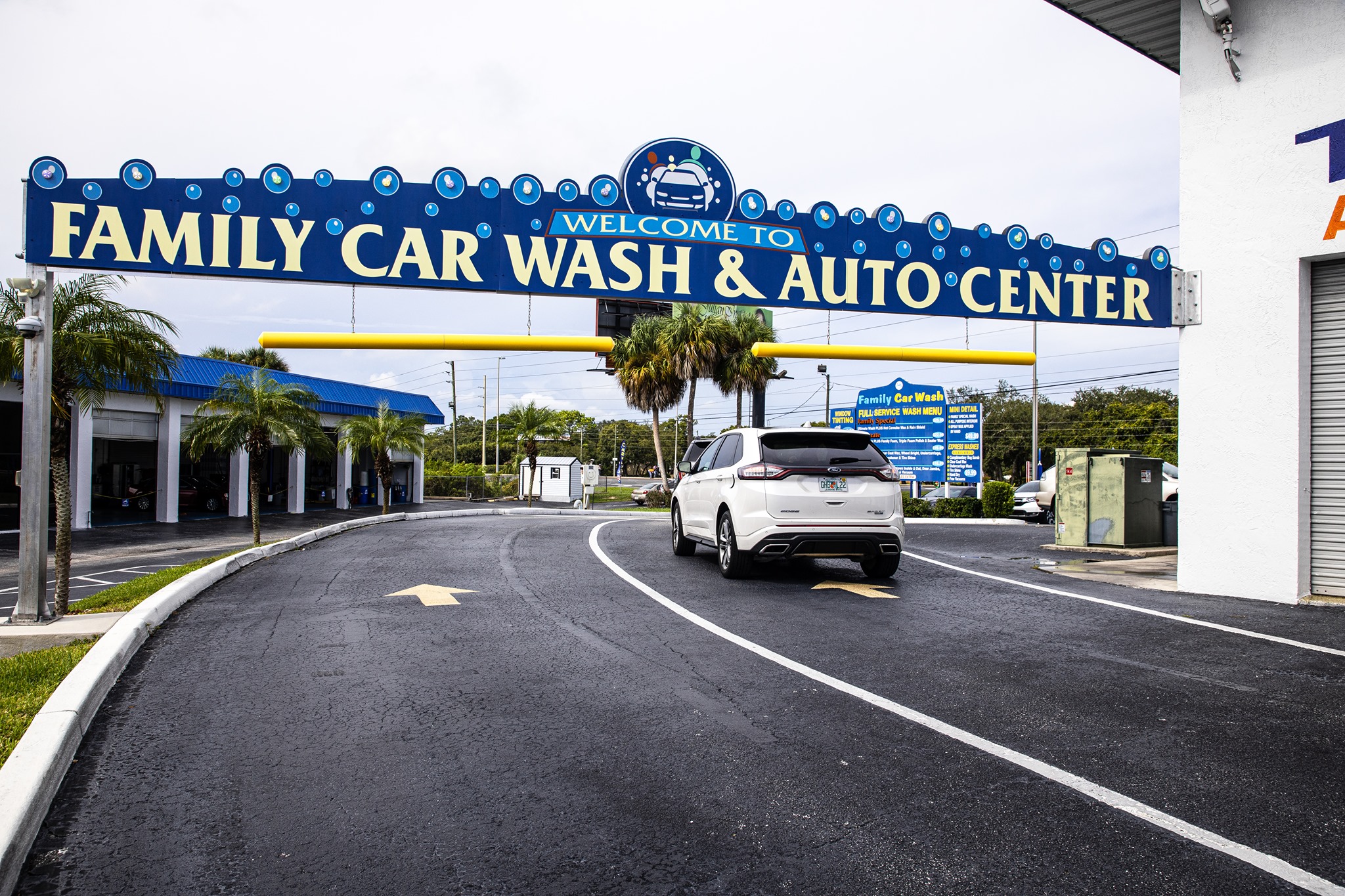Family Car Wash & Auto Center in Spring Hill, FL