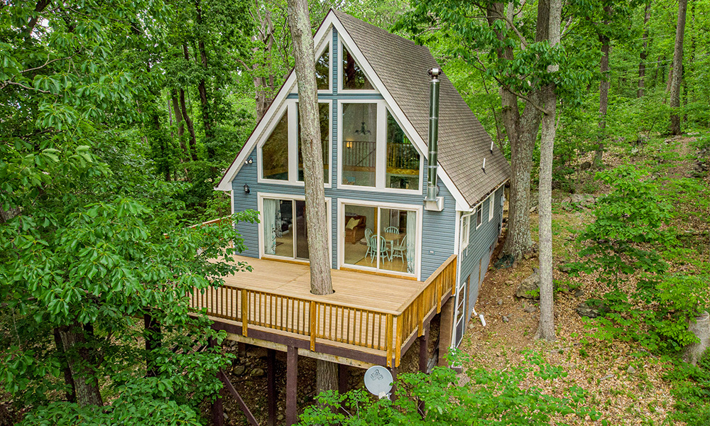 Amanda Downs, Licensed Virginia Realtor in Maurertown, VA