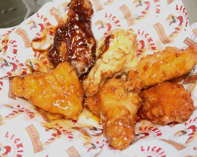 Lickin' Fried Chicken in Hesperia, CA