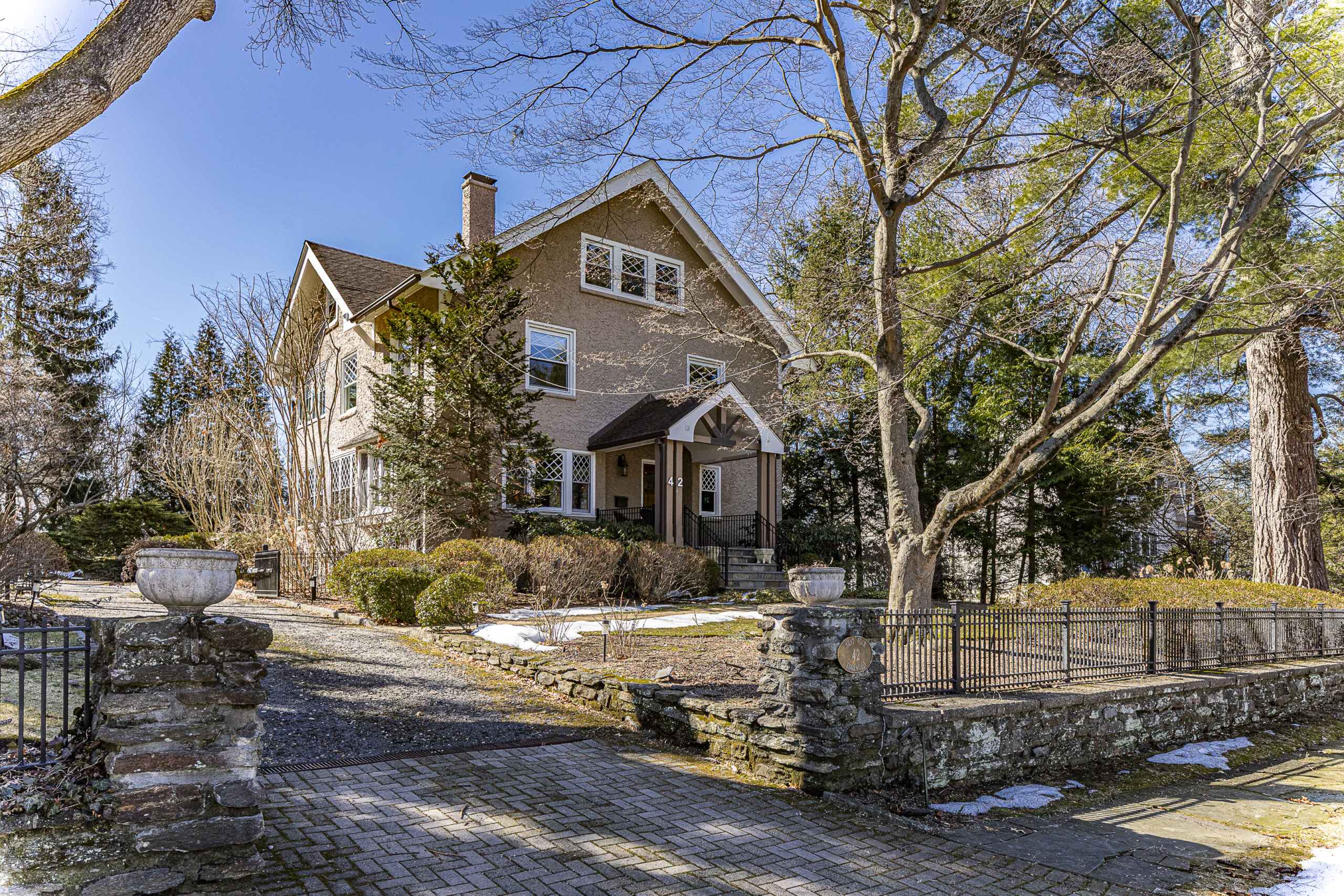 Houlihan & O'Malley Real Estate Services in Bronxville, NY (4)