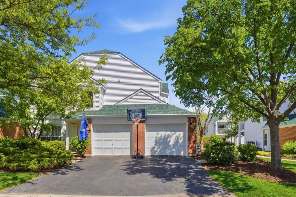 Janice Woods Goldblatt, @properties North Shore in Highland Park, IL (2)