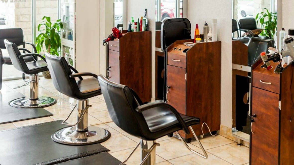 Fa Braiding Salon in Fort Worth, TX