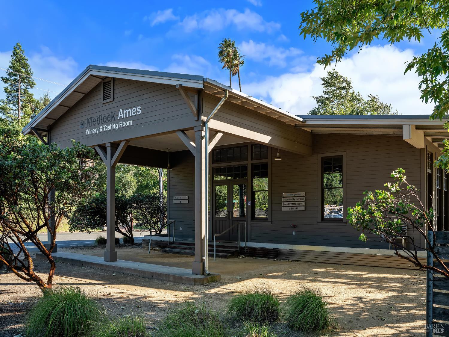 The Lucero Group - Vanguard Properties in Healdsburg, CA (3)