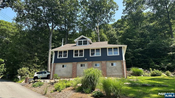 HomeVest Realty INC. in Bayonne, NJ
