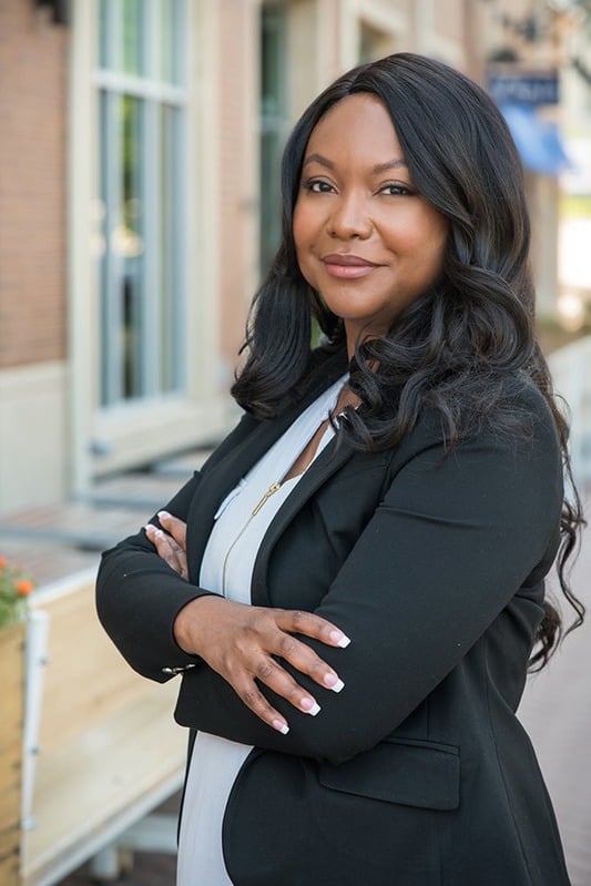 Angel Perry - Real Estate Agent at SENW in Hinsdale, IL (4)