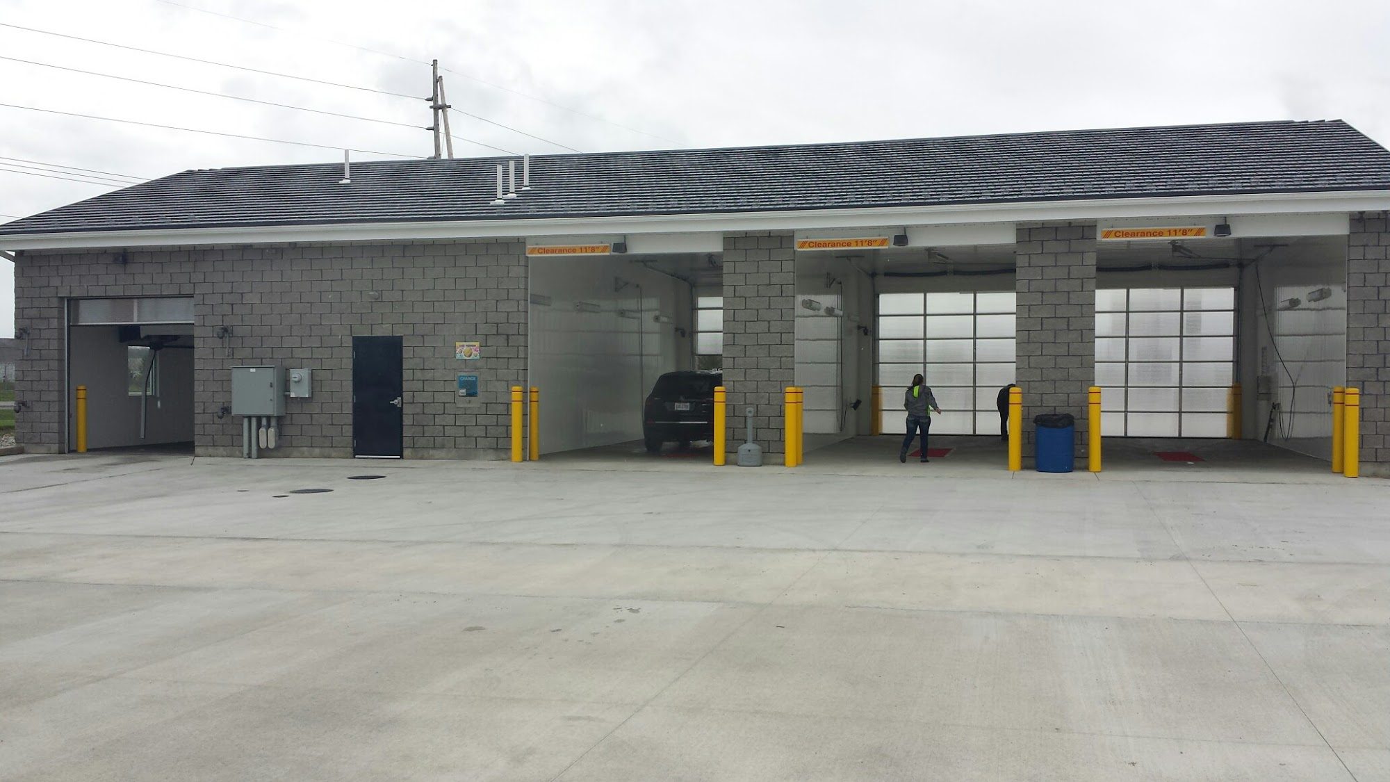 G & L Oil Car Wash in Tiffin, OH