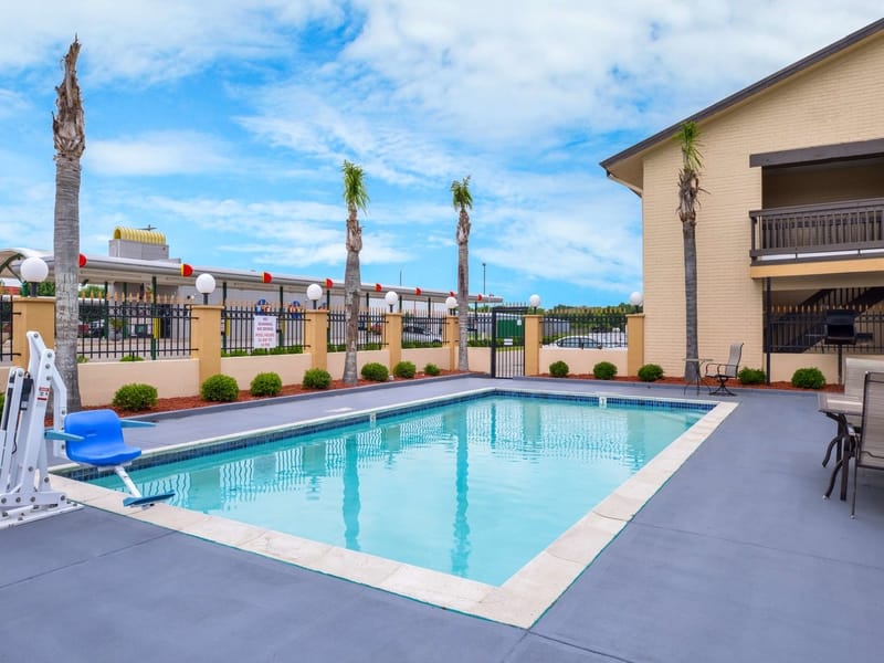 Americas Best Value Inn West Columbia in West Columbia, TX (6)