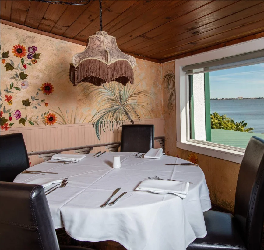 Yellow Dog Cafe in Malabar, FL (6)