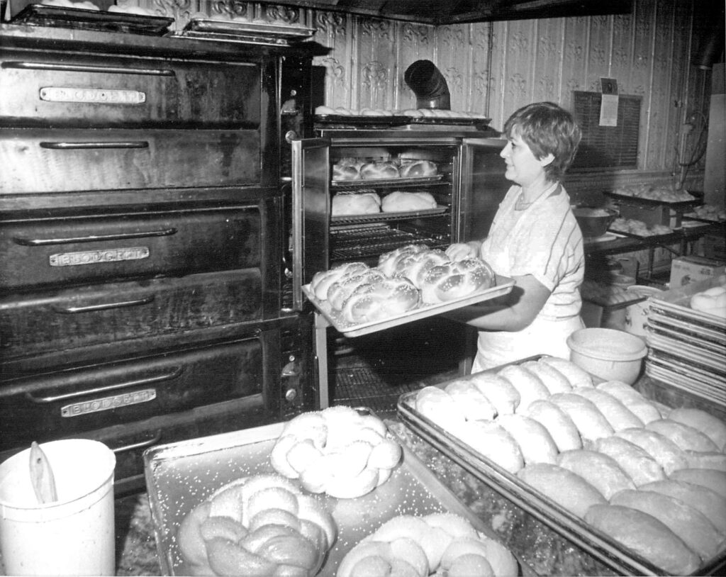 Astoria Pastry Shop in Detroit, MI (2)