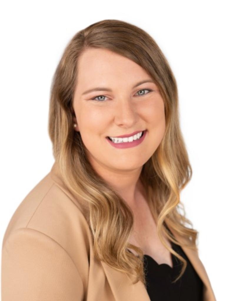Nicole Davis, e-Merge Real Estate in Groveport, OH (6)