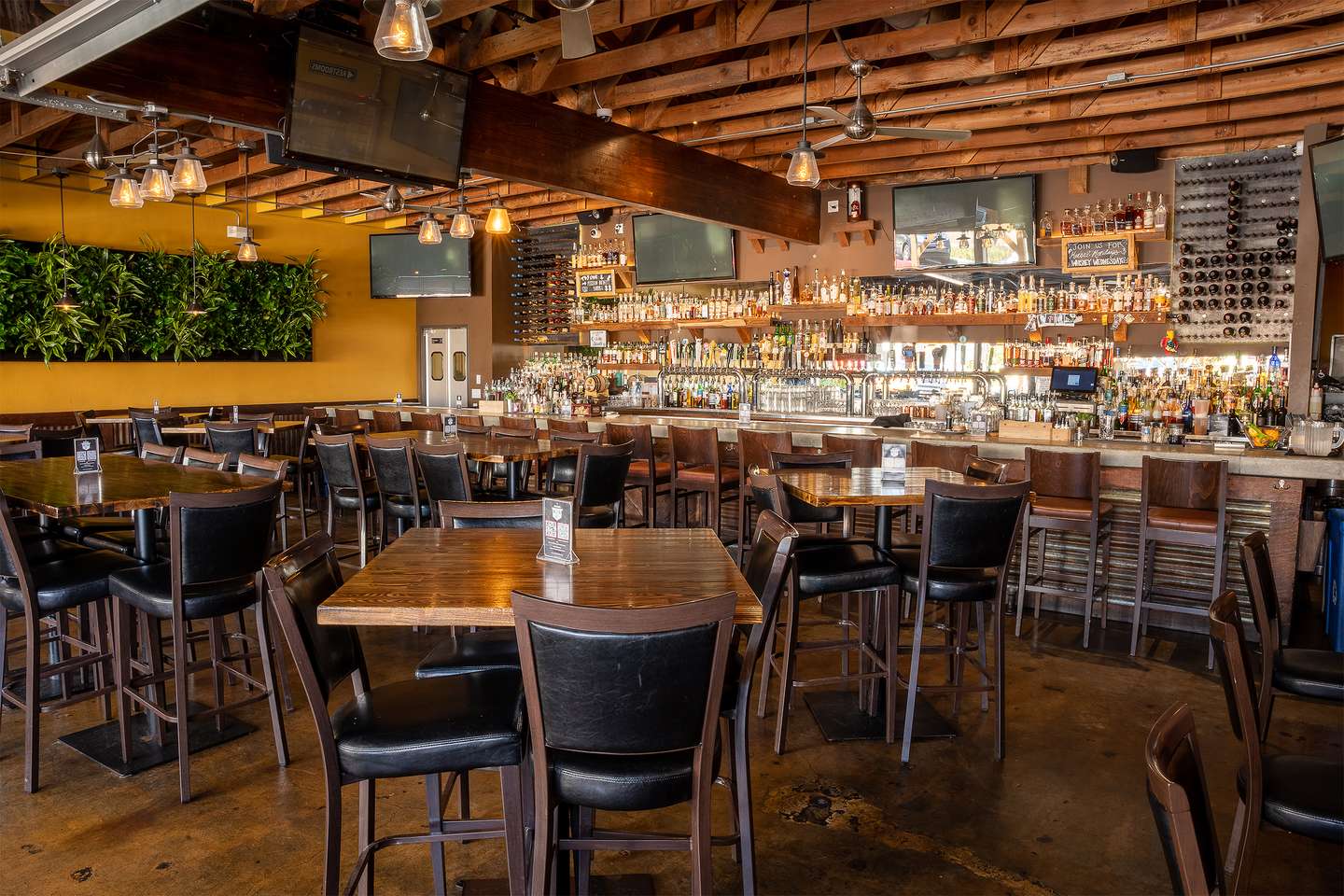 Mission Ave Bar and Grill in Oceanside, CA (4)