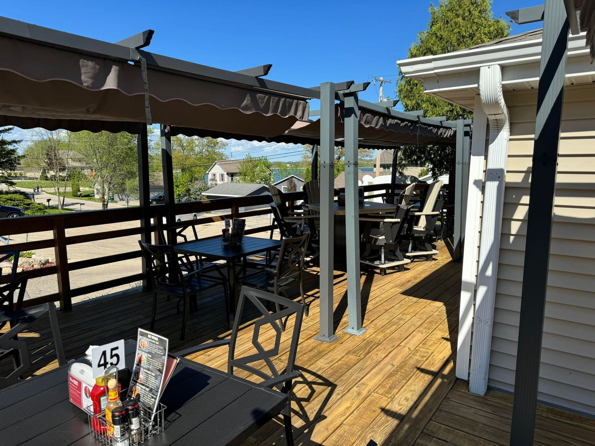 Uncle Larry’s Rustic Inn in Hartford, WI (6)