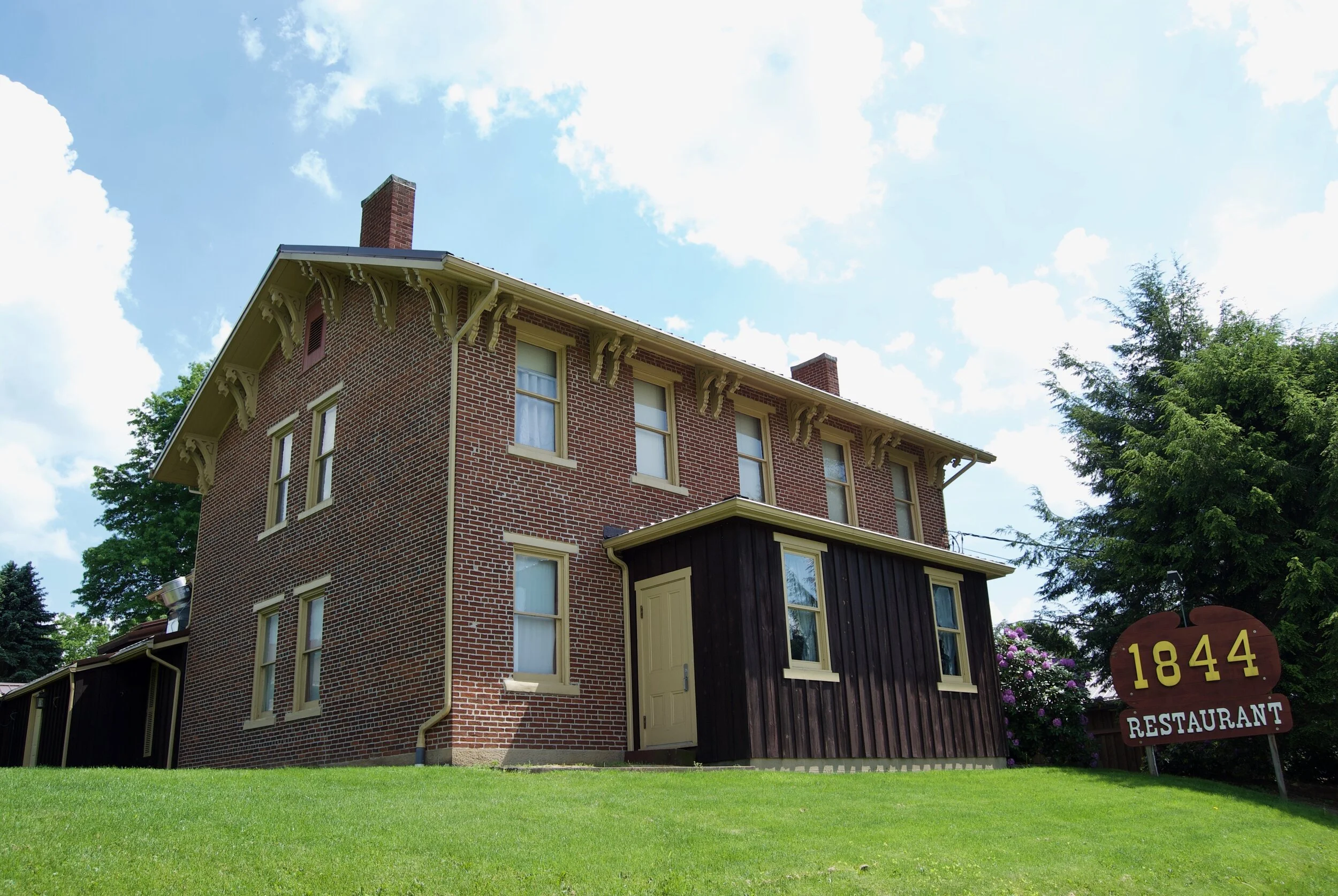 1844 Restaurant in Leechburg, PA