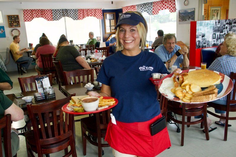 The Olde Towne Restaurant in Woodsboro, MD (6)