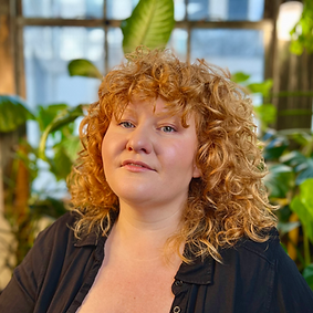 Megan Bailey | Holistic Curl Specialist, Reiki Practitioner, Tarot Reader in Petaluma, CA