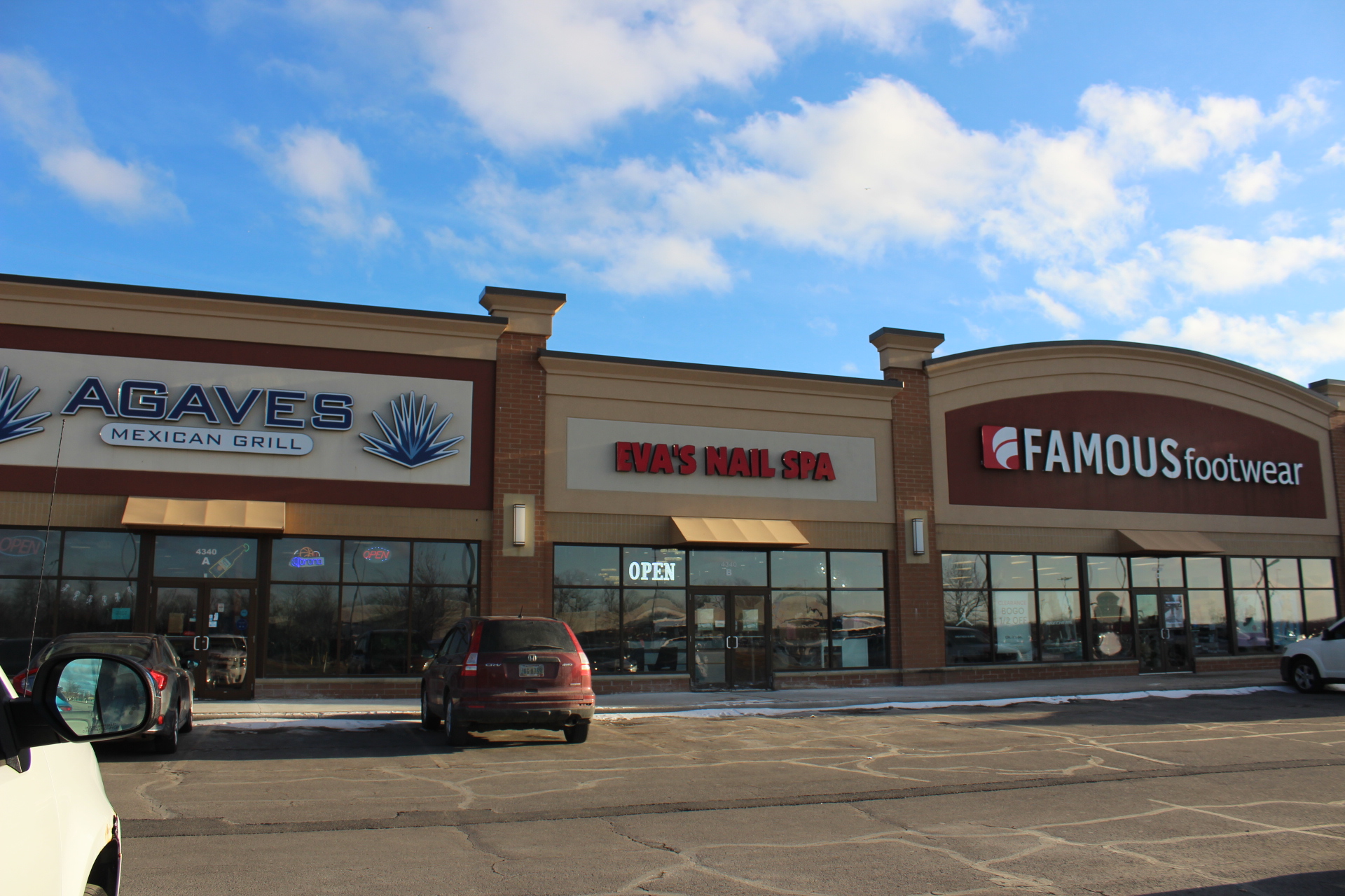 Eva 's nail spa in Lorain, OH (4)