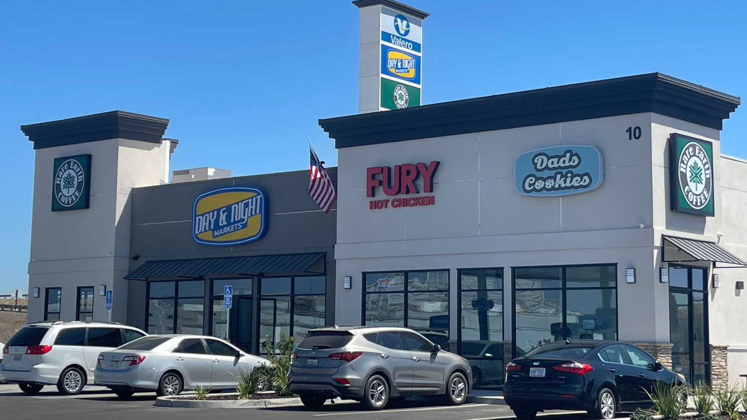 Day & Night Market in Lemoore, CA