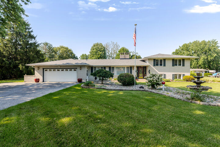 Rebeca Cierniak - REALTOR in Crown Point, IN (2)