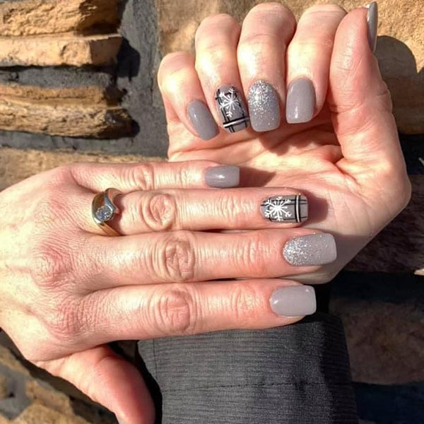 Elegant Nails Lounge in Beloit, WI (4)