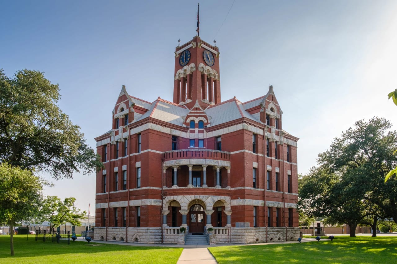 Cedar Frame Real Estate in Giddings, TX (5)