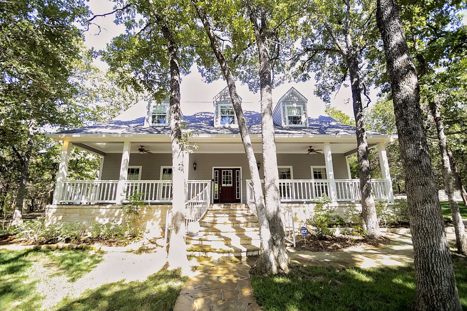 Laura Bradley, Broker / Owner Of SouthernLifeLiving.com Real Estate Brokerage in Tioga, TX (5)