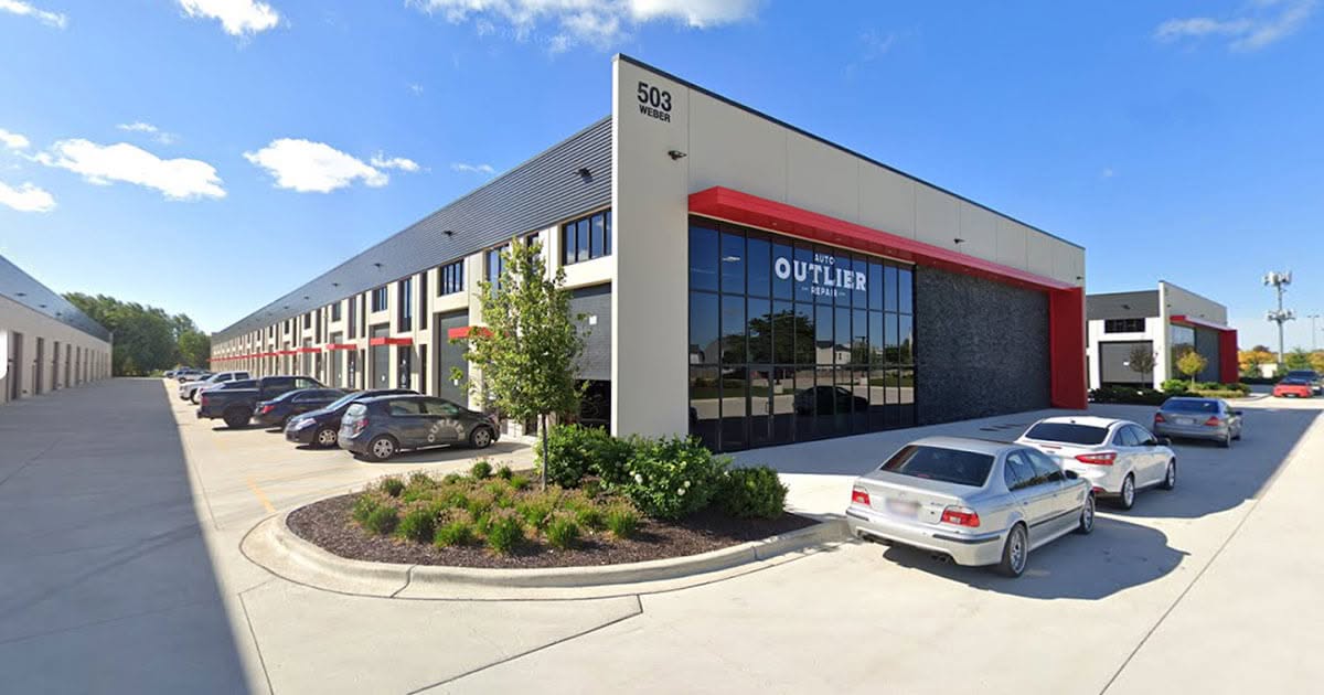 Outlier Auto Repair in Bolingbrook, IL (3)