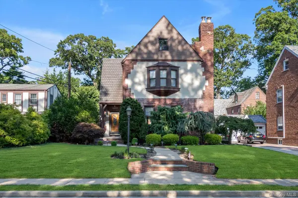 Johnson Elite Real Estate Group in Rockville Centre, NY (3)
