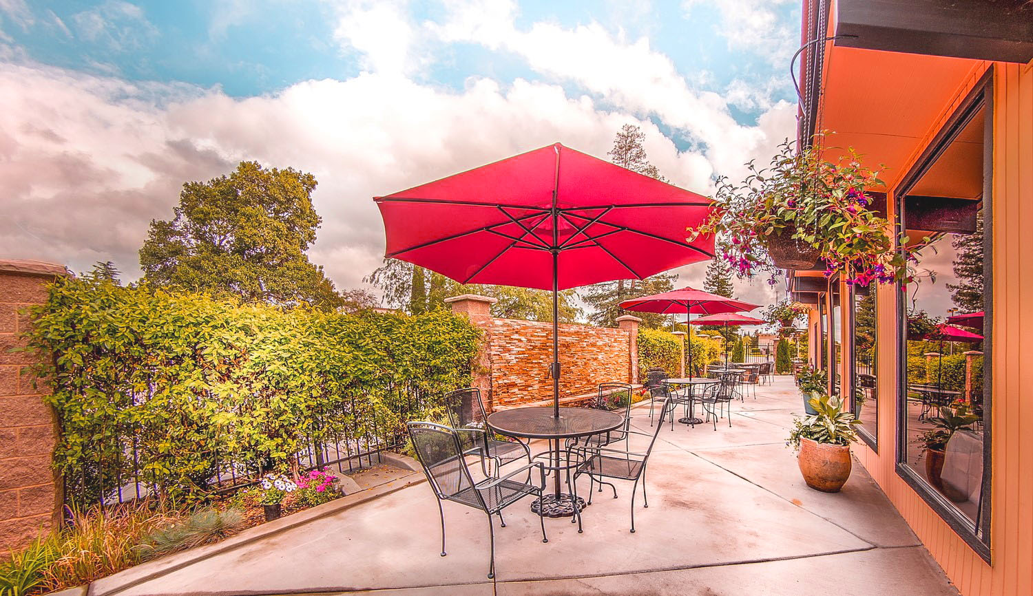 The Refuge | Restaurant & Lounge in Yuba City, CA (3)
