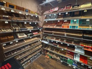 Smokers Host Discount Tobacco in Linton, IN (4)