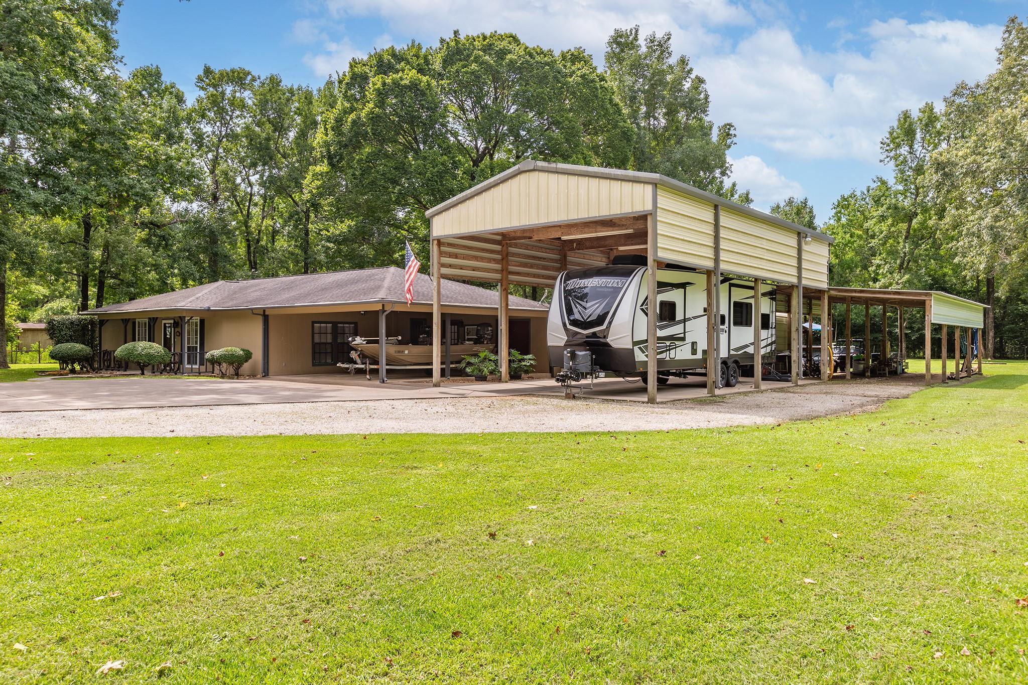 Ebony Hunter, Texas Realtor in Crosby, TX
