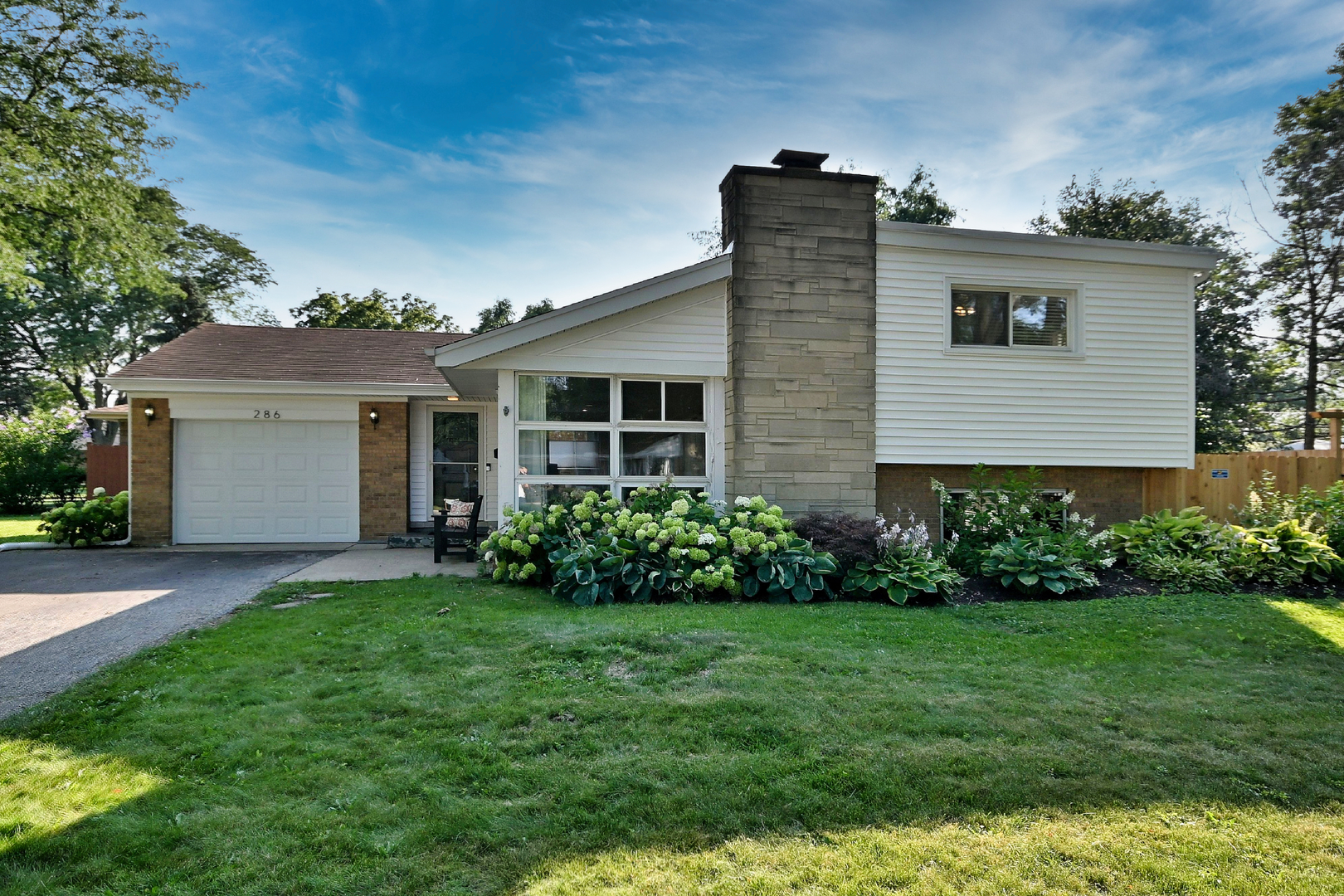 Angela Walker Homes Real Estate Group in Westchester, IL (6)