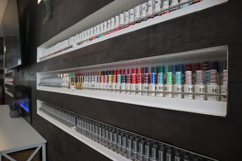 Signature Nail Bar Mani & Pedi Lounge in Springfield, PA (2)