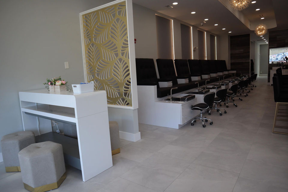Signature Nail Bar Mani & Pedi Lounge in Springfield, PA (5)