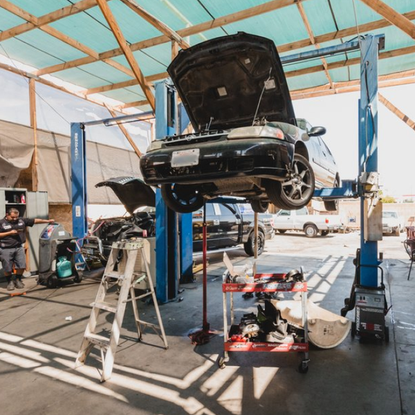 Universal Brakes & Alignment in Indio, CA (3)