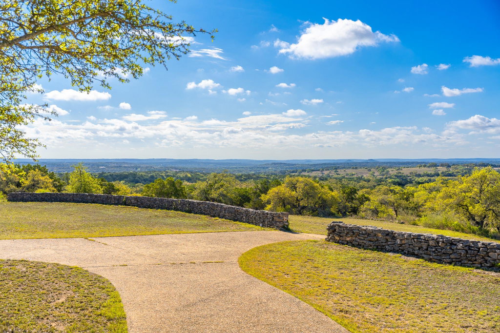 Corey Meeks Realty & Meeks Property Management, LLC in Elgin, TX (2)