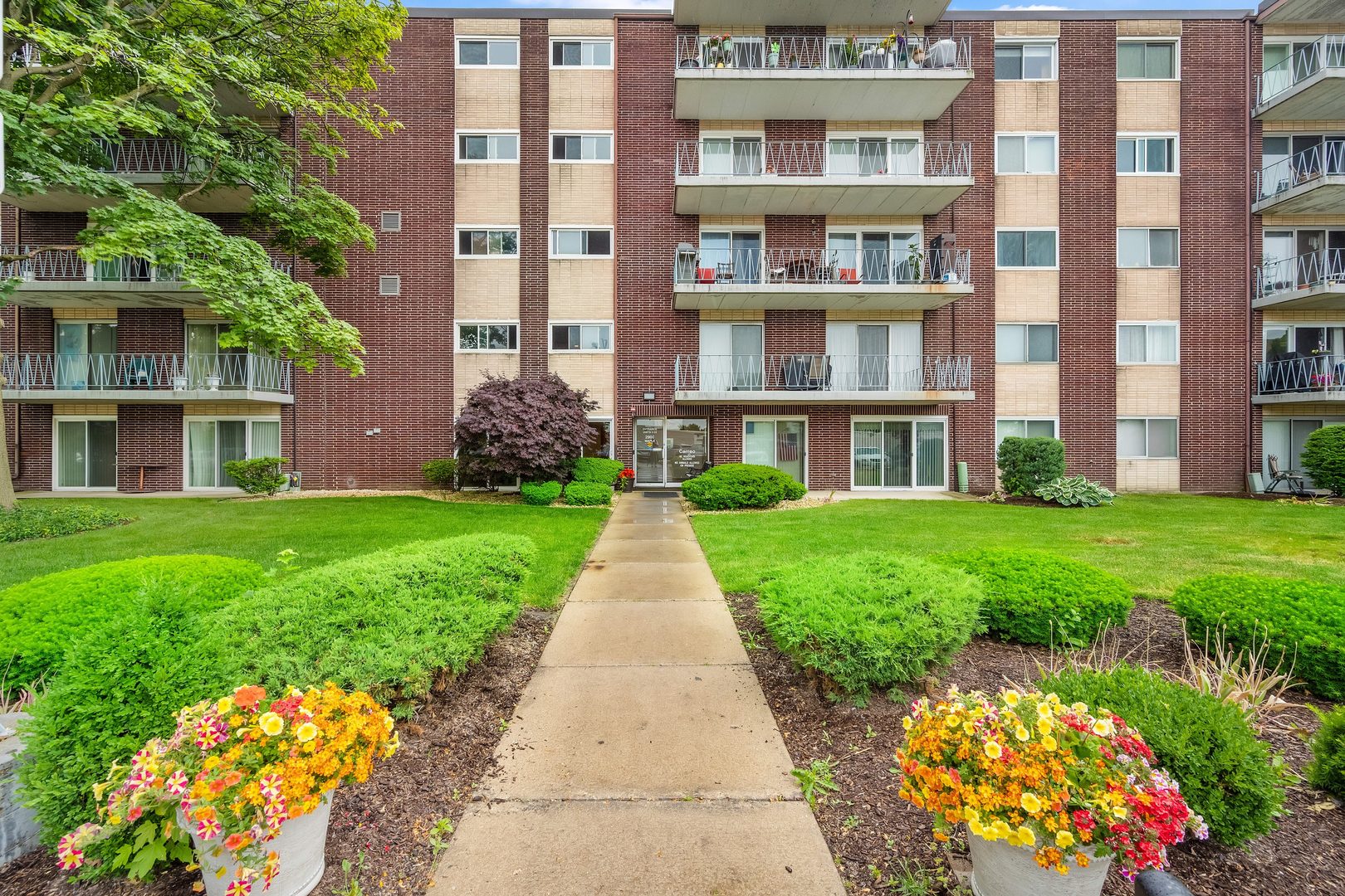 Wardlow Group | Downers Grove, IL Real Estate Agents | @properties Christie's International in Downers Grove, IL (5)