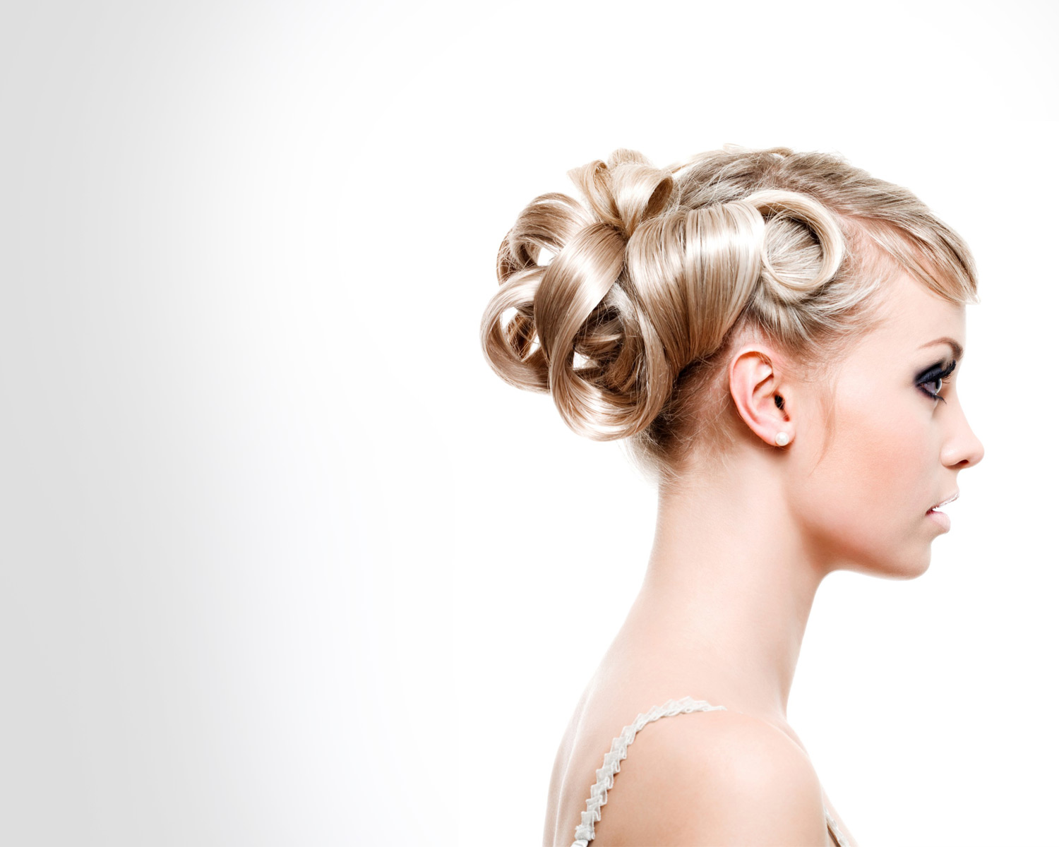 Hair Above in Glen Cove, NY (3)