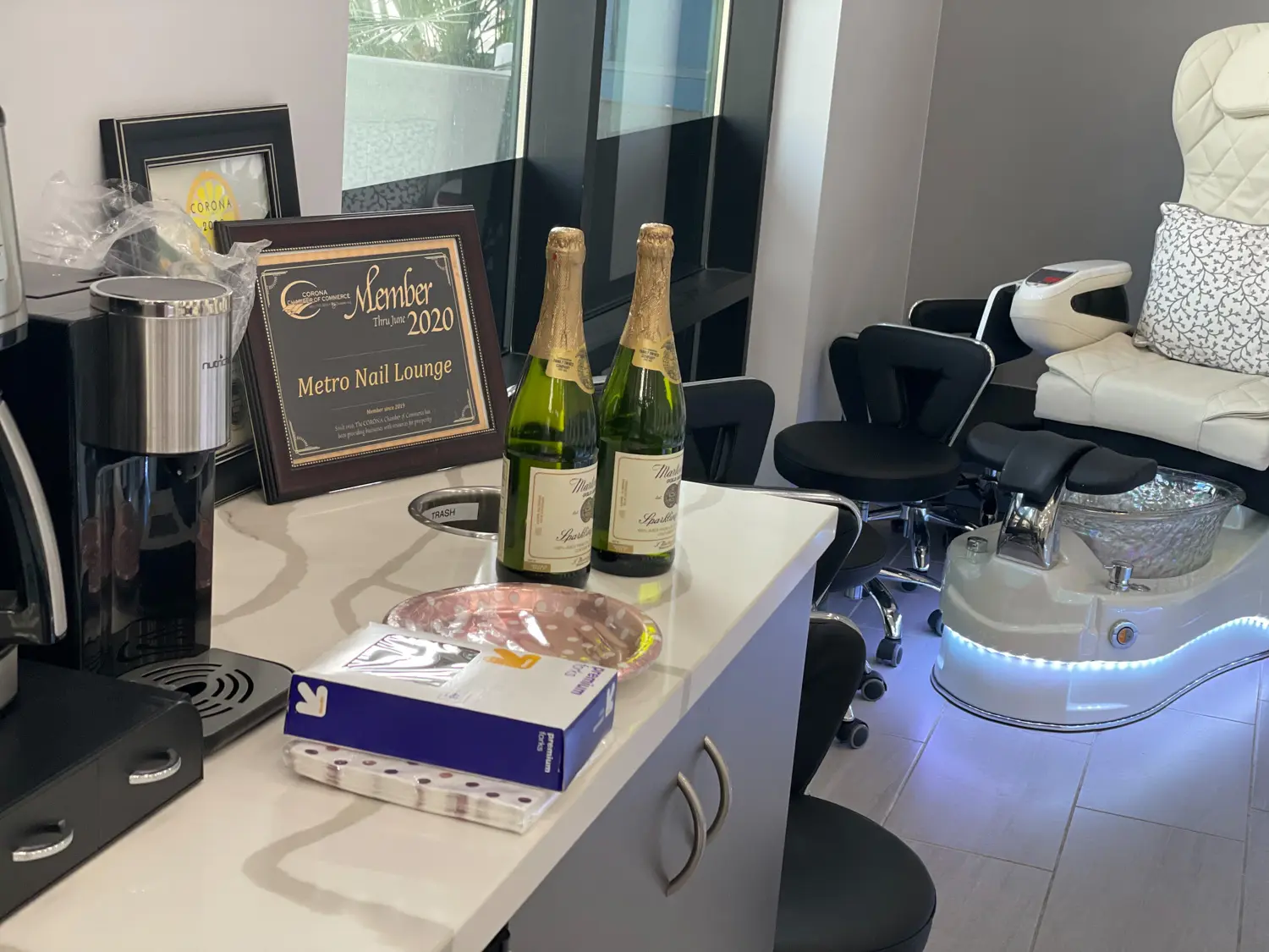 METRO NAIL LOUNGE in Corona, CA (6)