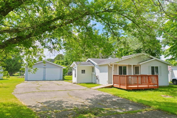 Dixon Greiner Realty LLC: Lukewich Jesse in Medford, WI