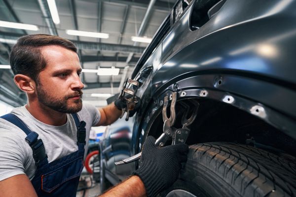 Reinhart Auto Body in Fostoria, OH (2)