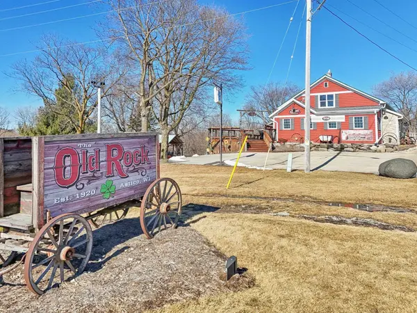 Jammie Trapp, RE/MAX Preferred in Johnson Creek, WI (2)