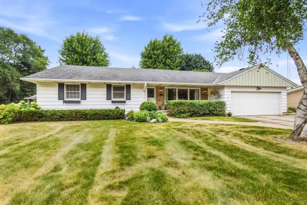 Jammie Trapp, RE/MAX Preferred in Johnson Creek, WI (4)
