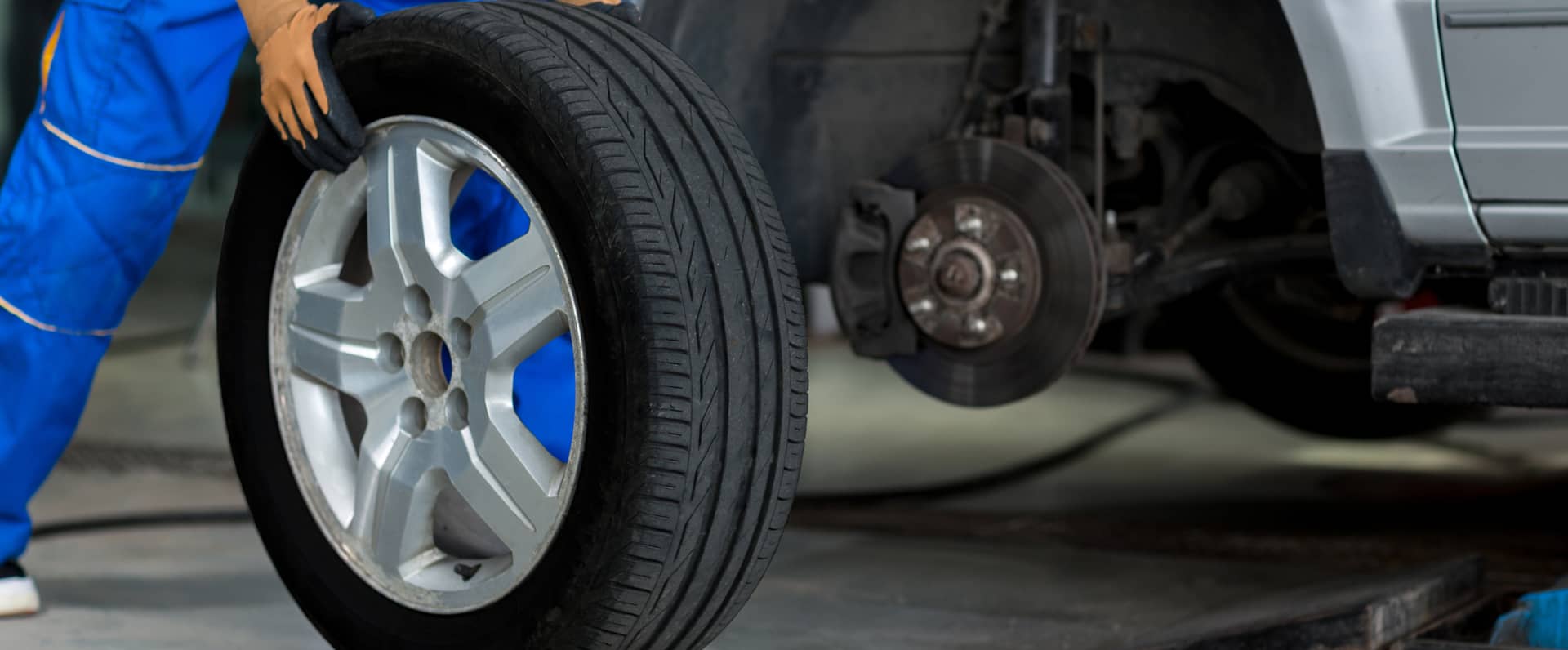 Golden Stallion Tire Shop in Summit, IL