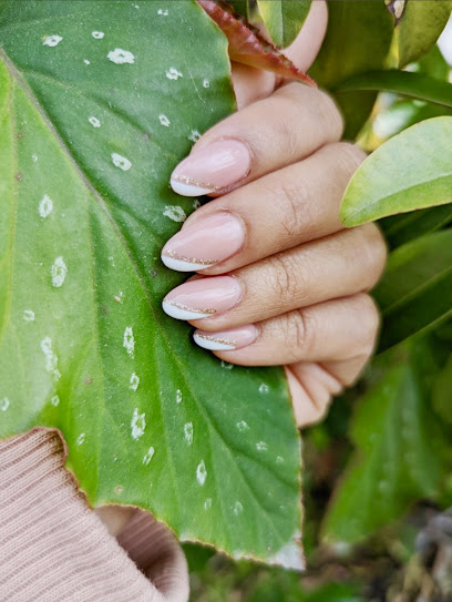 Redondo 7 Nails in Long Beach, CA